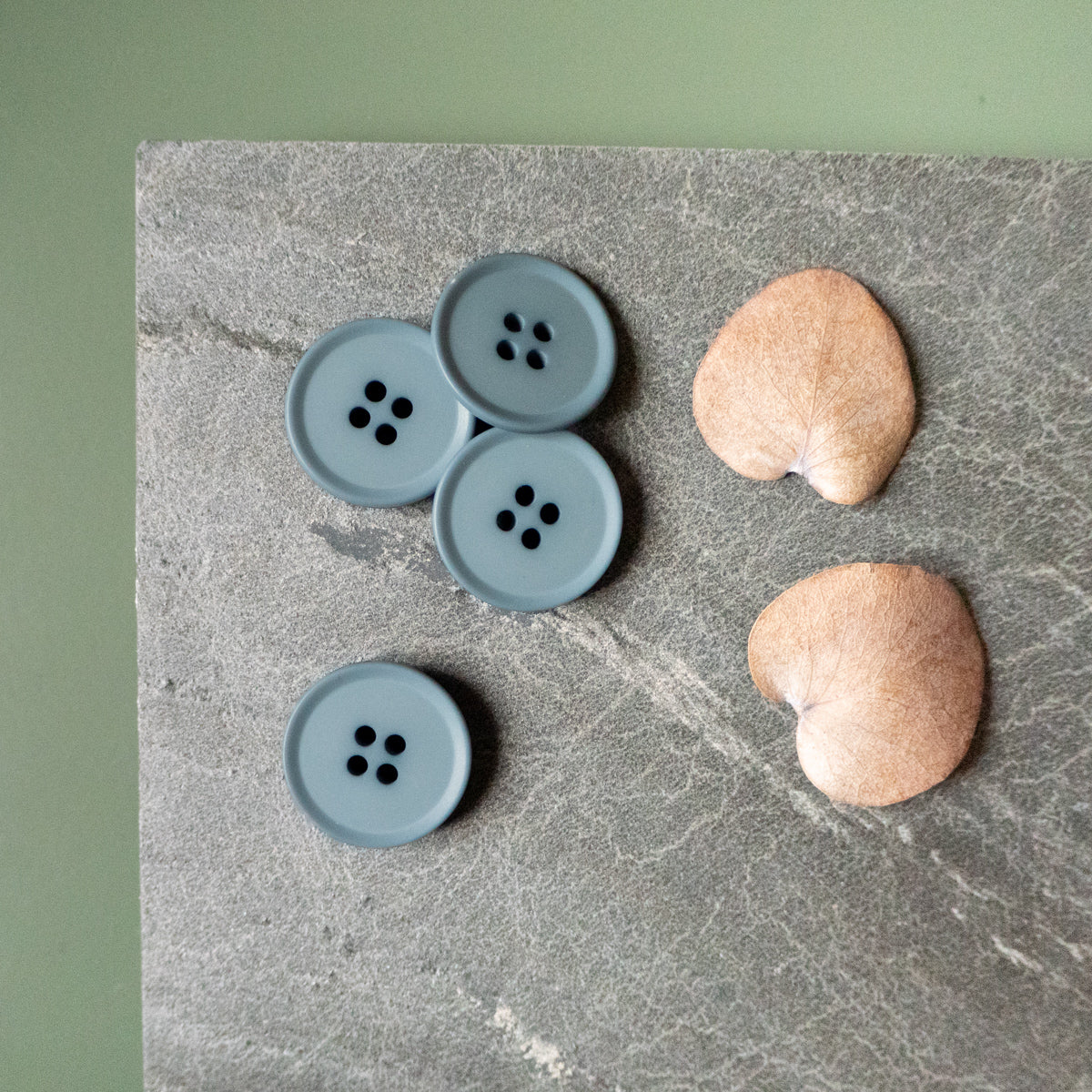 Bouton mat 4 trous - 20 mm - Aqua