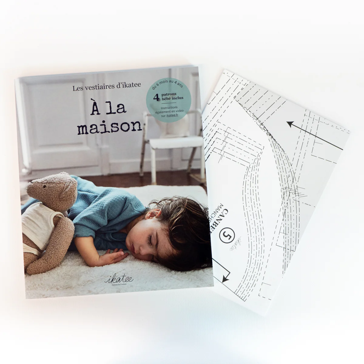 Livre de couture bébé "À LA MAISON" Livre papier