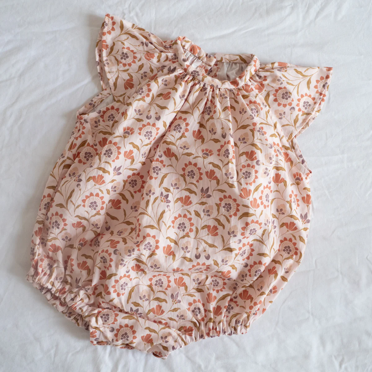 Patron blouse, robe et barboteuse bébé HANOÏ pochette - Image 8