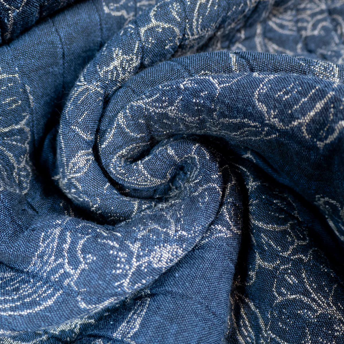 Tissu Jacquard matelassé - Fleurs japonaises - Bleu Marine - Image 8