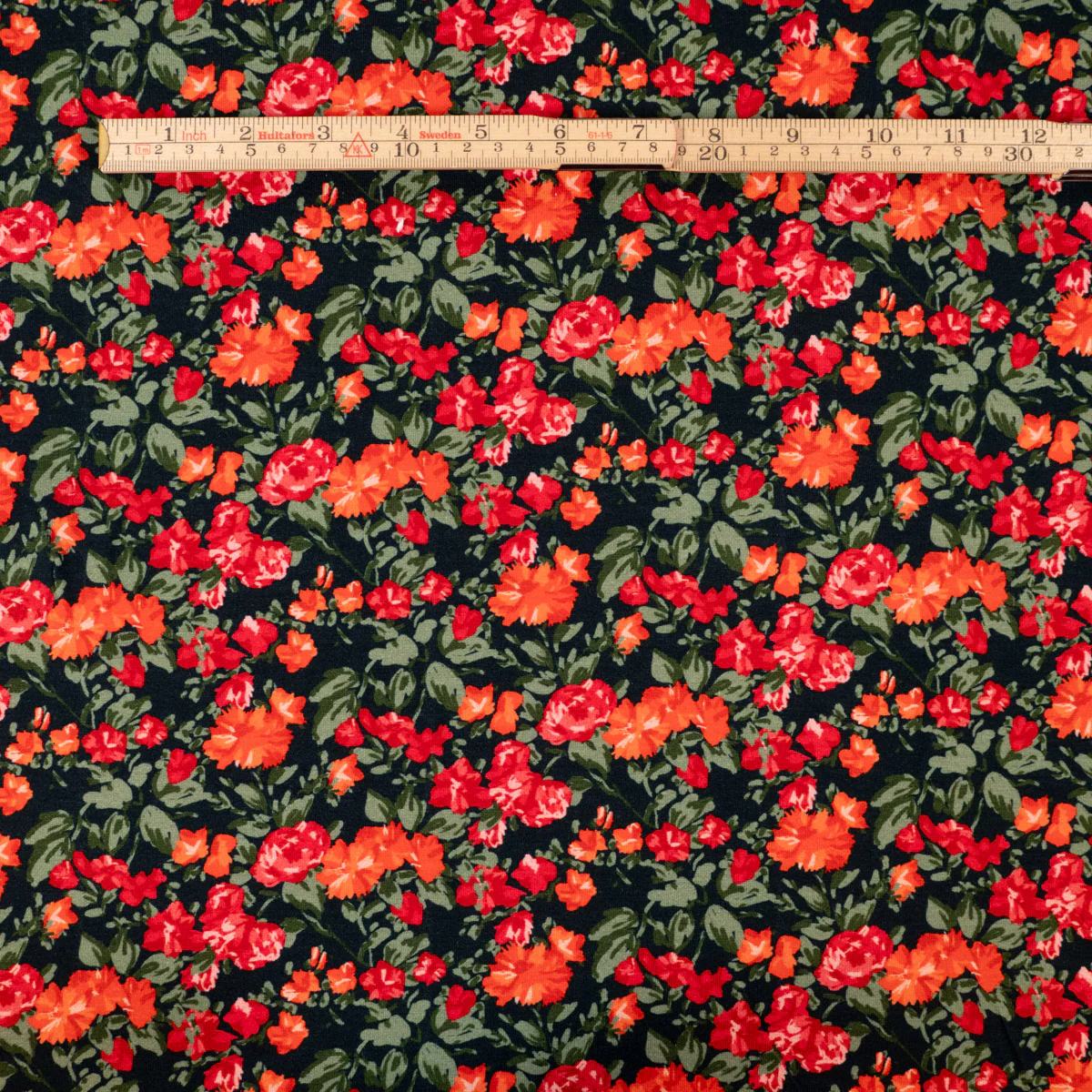 Tissu jersey de viscose - Ikatee® - Flora Viva - Noir - Image 8