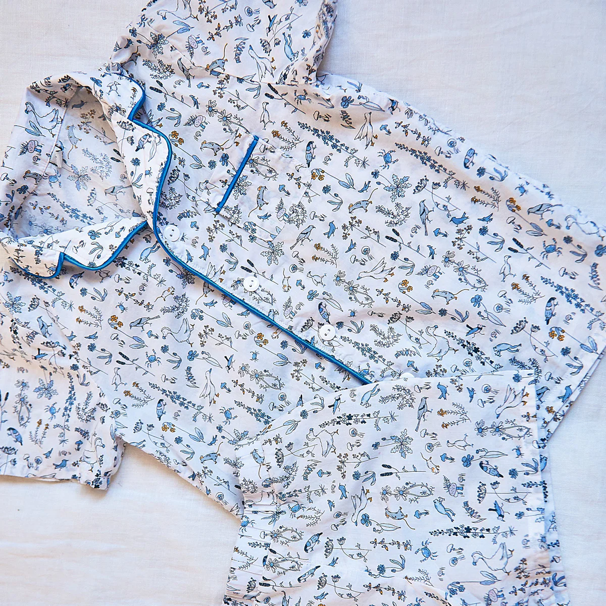 Tissu Liberty Tana Lawn - Theo - Bleu - Image 3