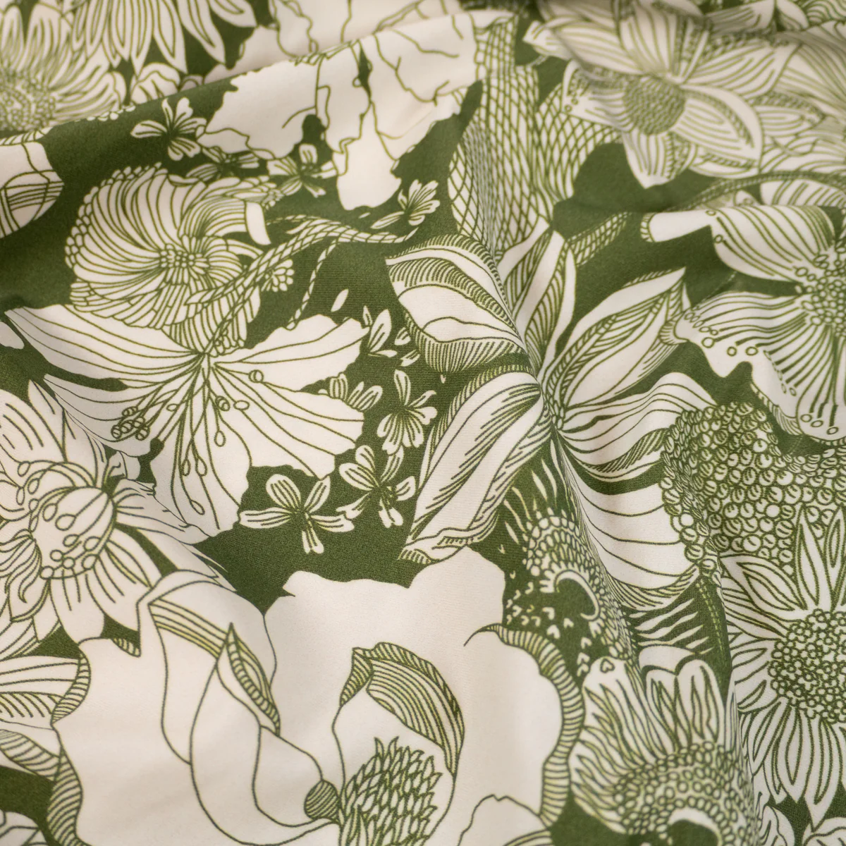 Tissu maille lycra / maillot de bain - Liberty Gabriella - Écru et vert kaki - Image 3