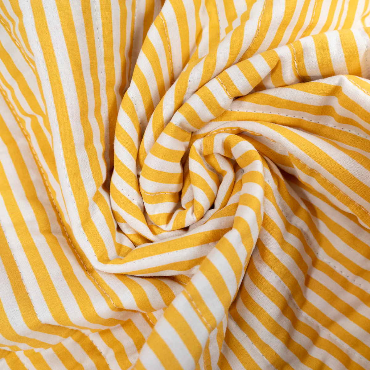 Tissu matelassé réversible - Odalie - Rouge et jaune - Image 6