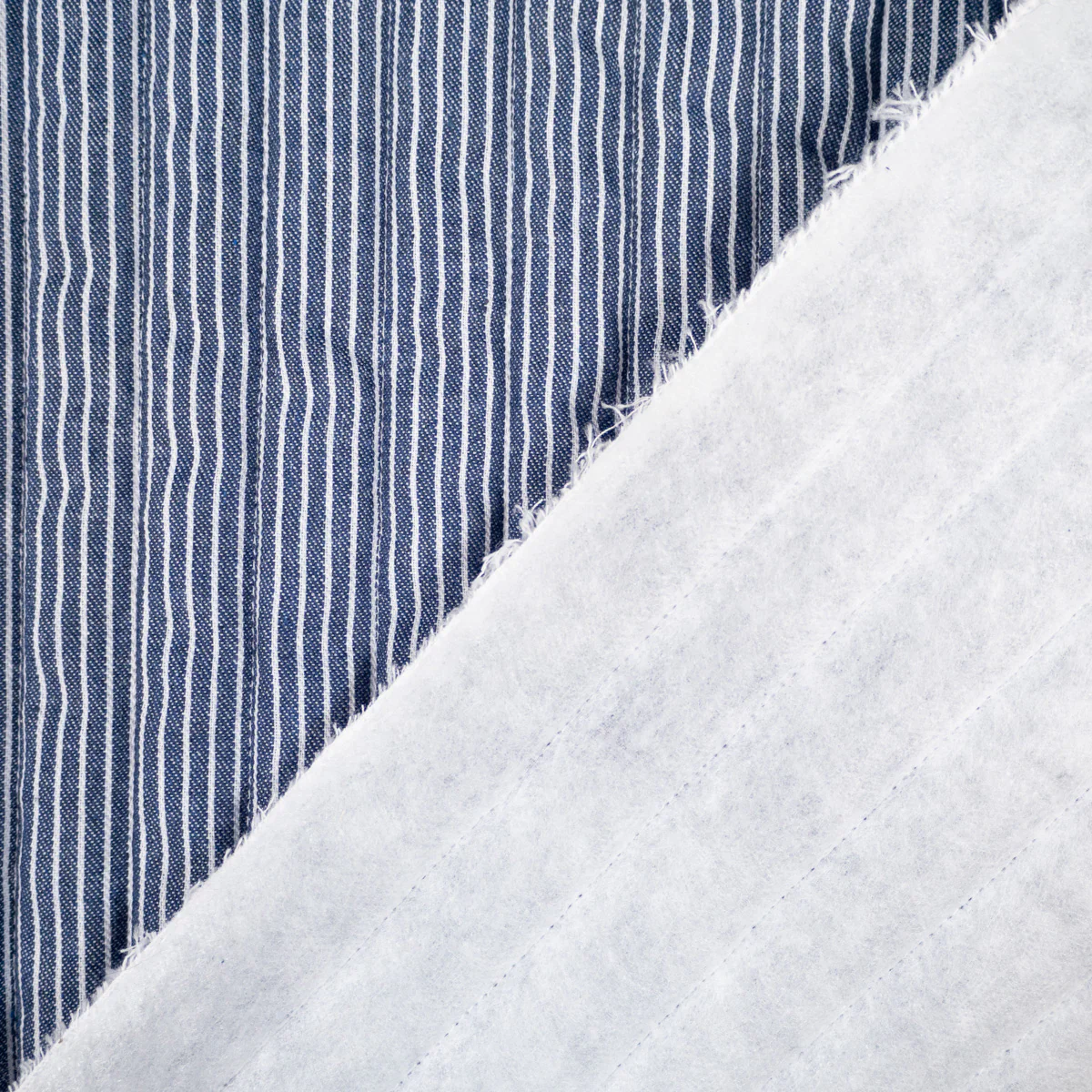 Tissu popeline matelassée - rayures - Bleu jeans et blanc - Image 10